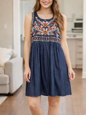 Savanna Jane Embroidered Denim Dress – Size Medium – Boho Floral Sleeveless